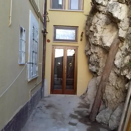 La Grotta Incantata Apartment *